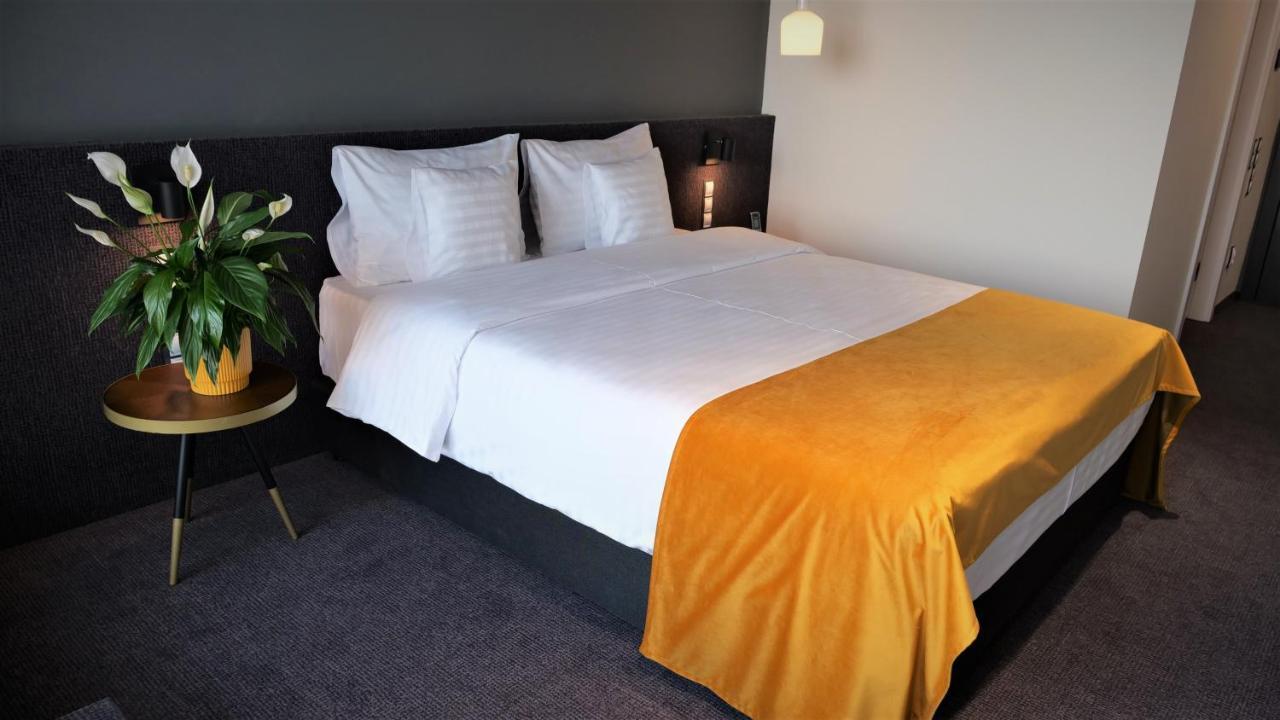 Werk Hotel & Spa Hunedoara Exteriör bild