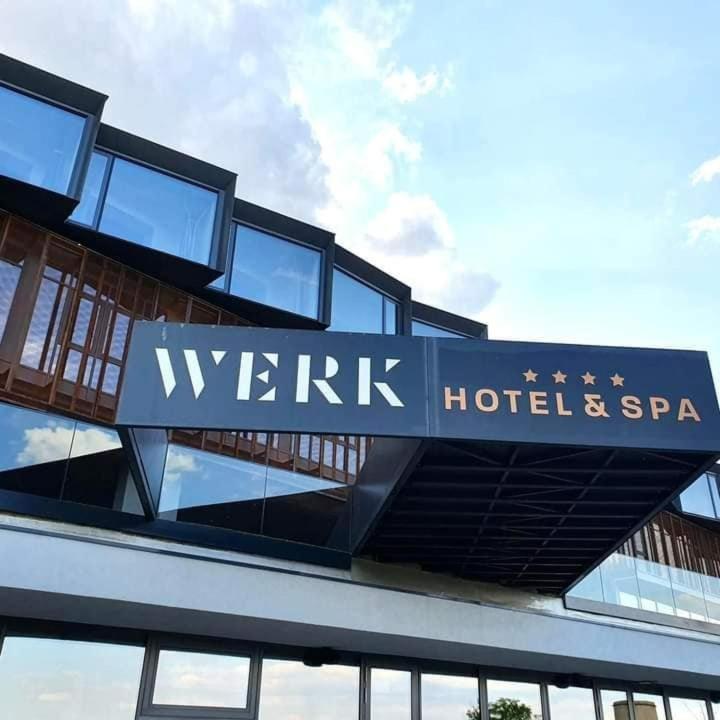 Werk Hotel & Spa Hunedoara Exteriör bild